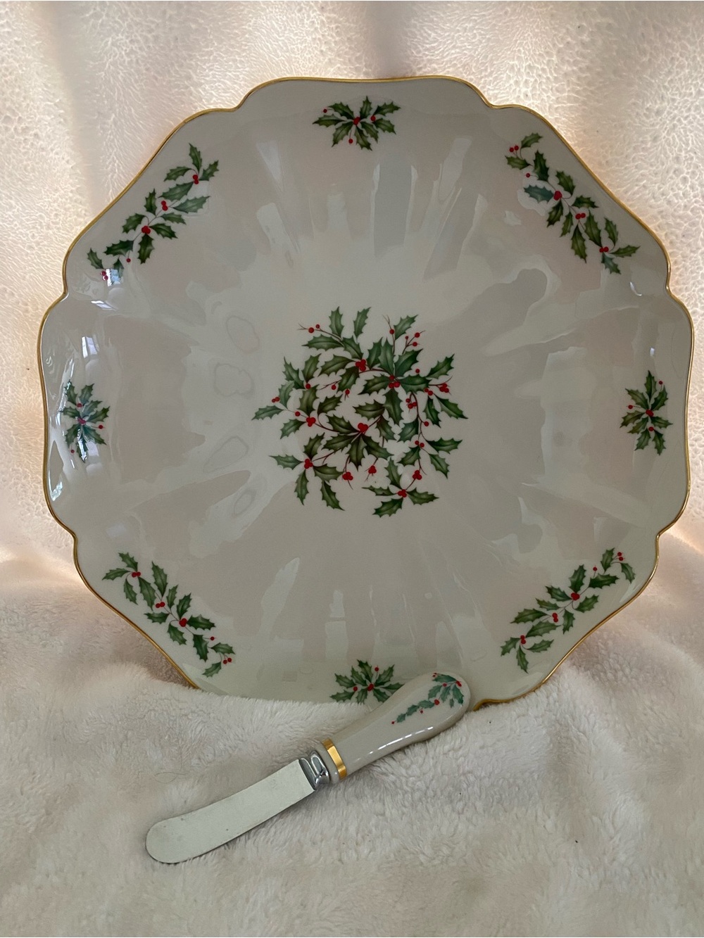 Beautiful Lenox Holiday Cream China Serving Plate with Gold Leaf accents
